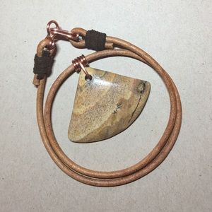 ❤️❤️ 16” Sandstone Leather Choker Necklace
